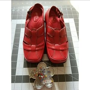 Red Easy Spirit comfort wave sandals